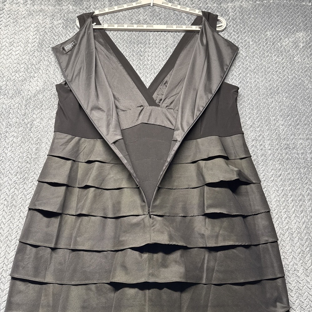 Adrianna Papell Woman 20W Black Tiered Cocktail Dress Sleeveless V-Neck - Picture 8 of 12